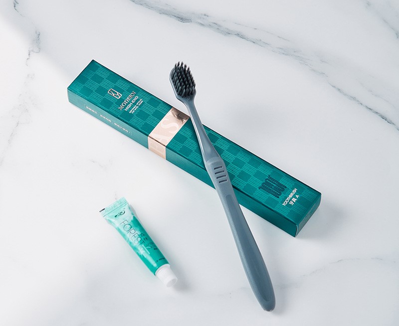 Dụng cụ vệ sinh răng miệng tiện lợi