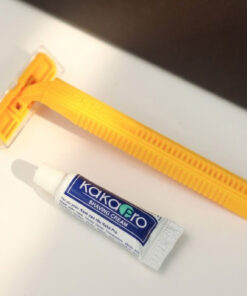 kem cạo râu khách sạn