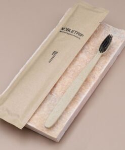 Bàn chải nhựa lúa mạch màu kem