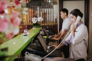 Quản trị khách sạn là làm gì?