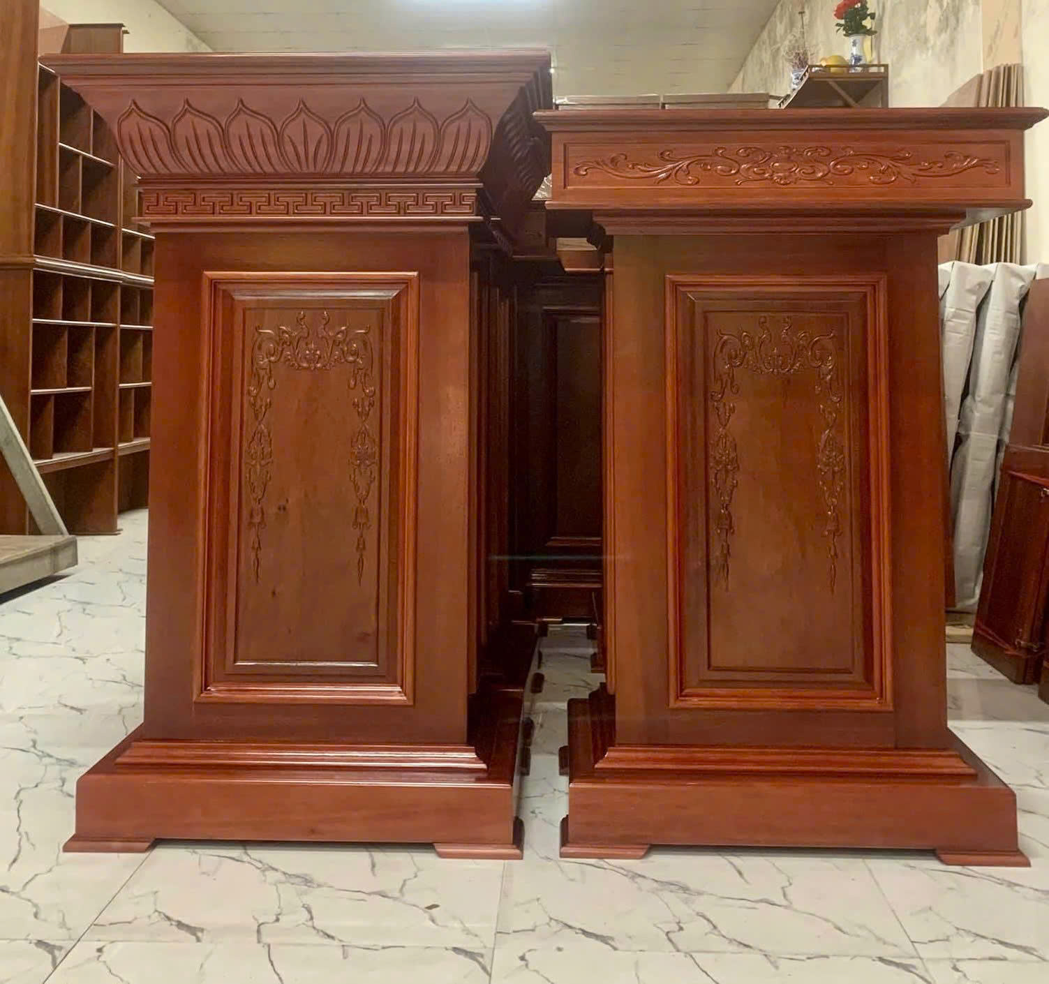 Bục phát biểu gỗ tự nhiên ( xoan đào) - Mã BPBGTNSX 01