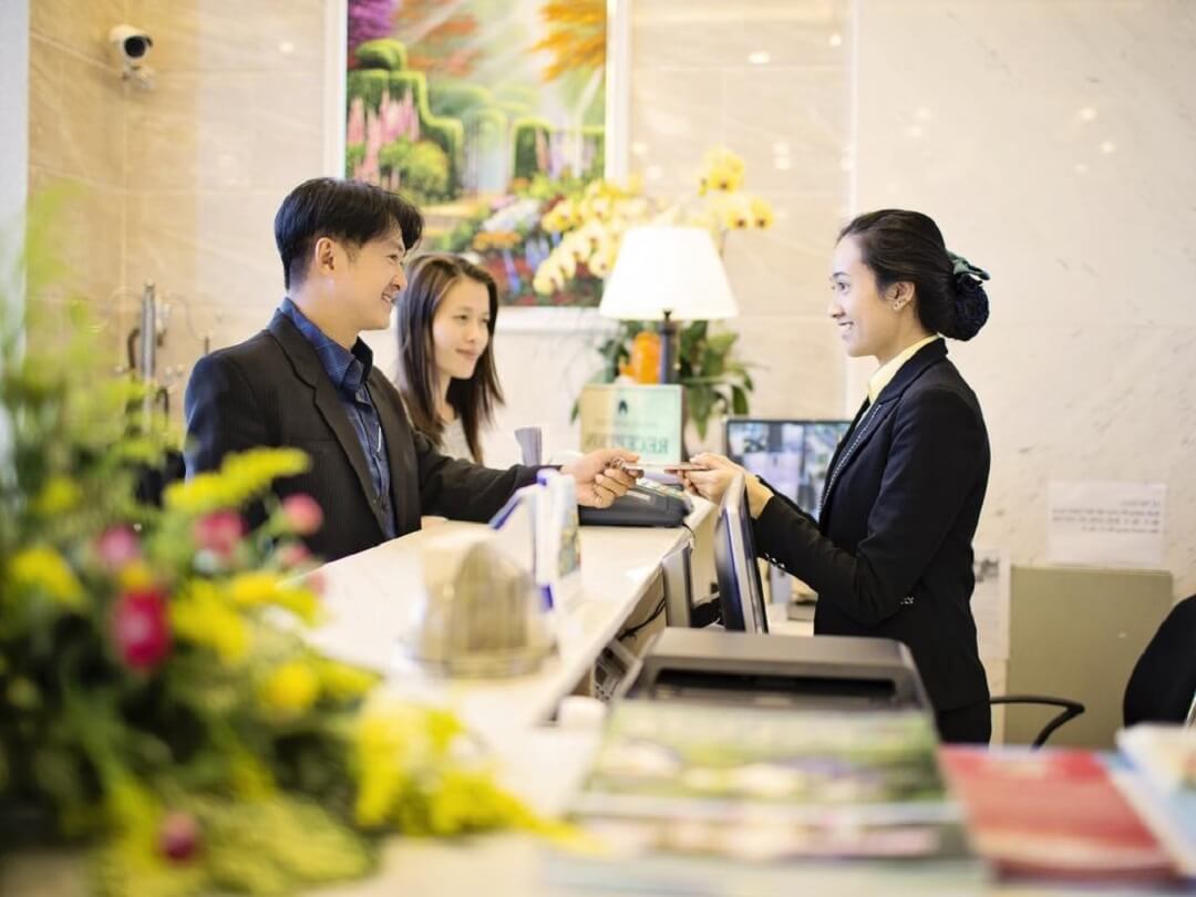 Quản trị khách sạn lương bao nhiêu luôn là câu hỏi hàng đầu của nhân sự trong ngành