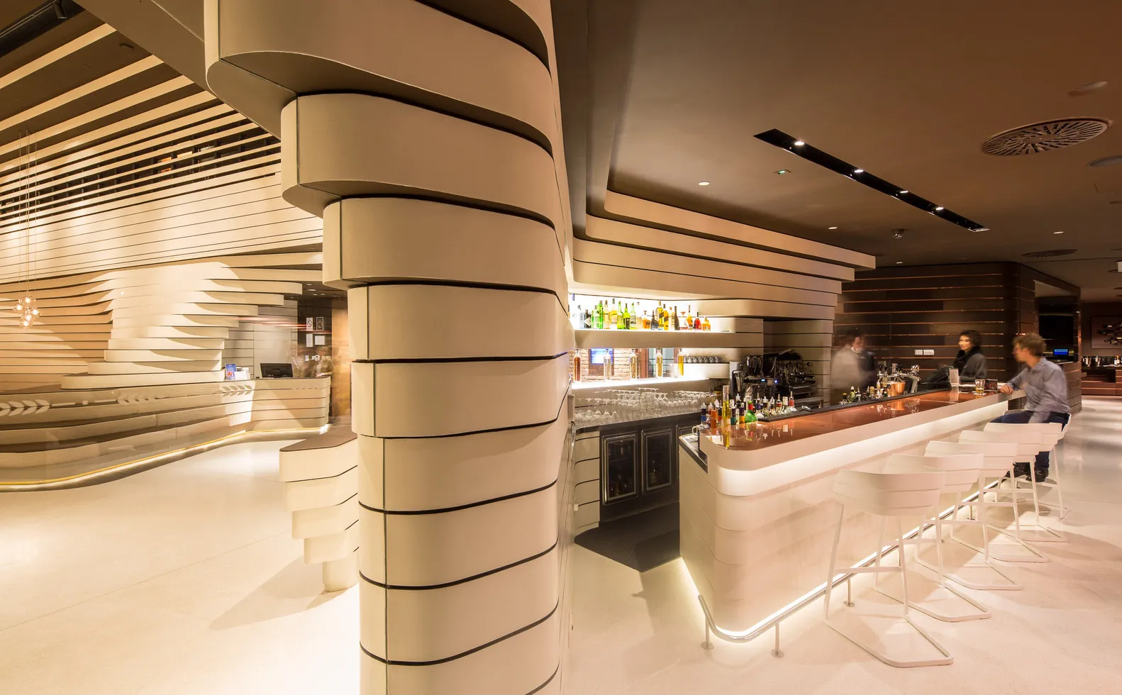 trai-nghiem-thuc-te-song-giua-nhung-dong-thoi-gian