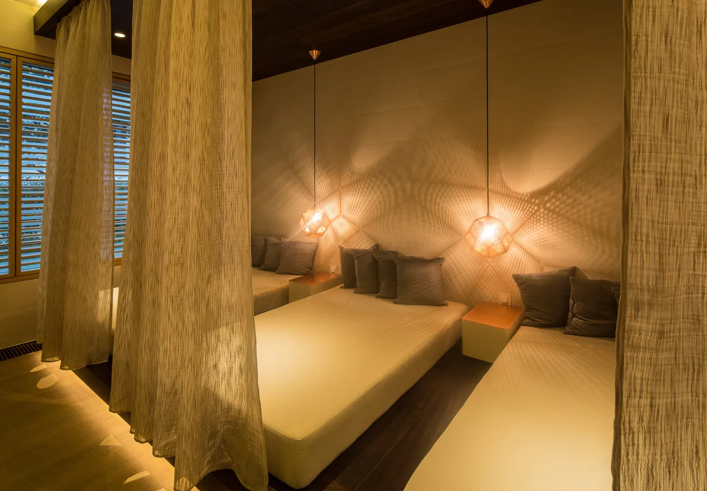 trai-nghiem-thuc-te-song-giua-nhung-dong-thoi-gian