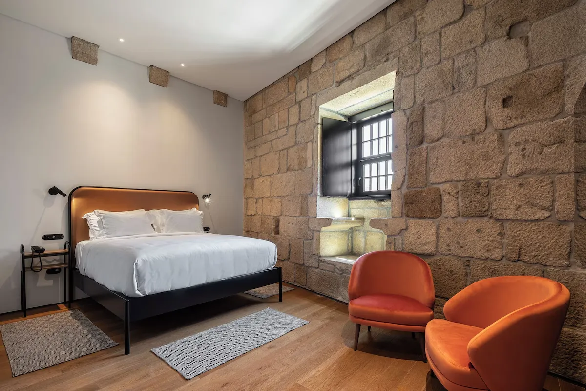 phan-tich-chi-tiet-hang-phong-nhung-ken-di-san-doc-ban