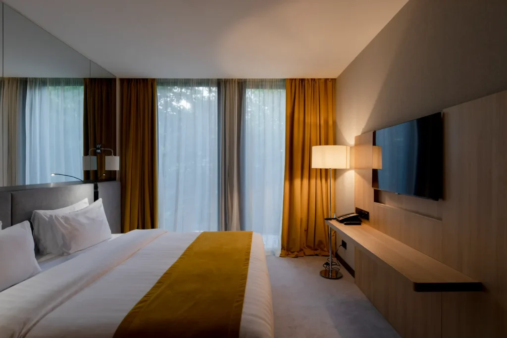 Thiết kế phòng tắm phong cách "Affordable Luxury": Bí quyết tạo điểm nhất cho khách sạn 3 sao