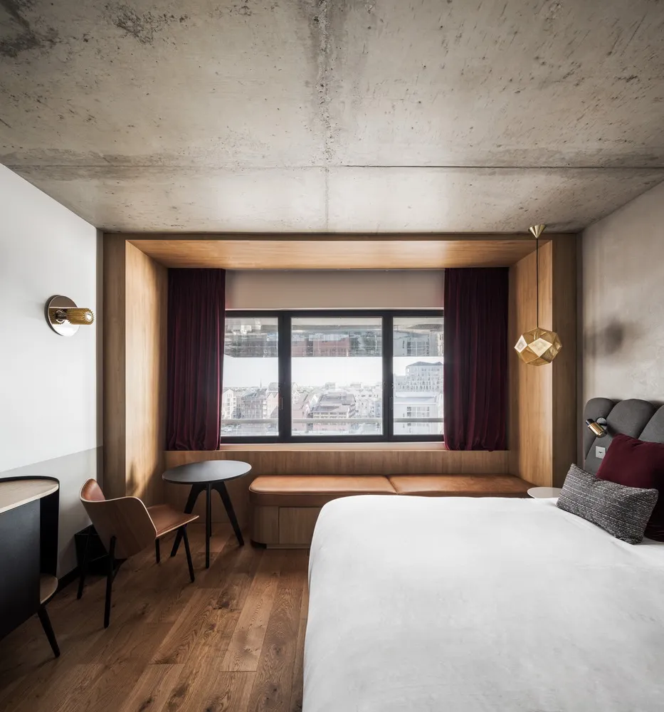 Phan tich he thong hang phong tai khach san Renaissance Bordeaux