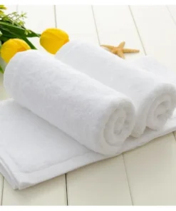 Cách nhận biết khăn Cotton 100% nguyên chất và Khăn pha tạp chất (Poly/Nylon) bằng 3 mẹo kiểm tra tại chỗ